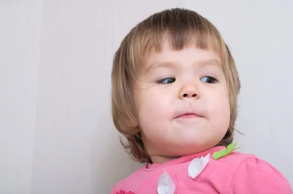 Ritratto artistico bambino che immagina il volto — Foto Stock