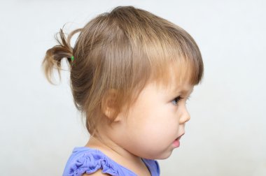 Küçük at kuyruğu - bebek kız ilk saç stili