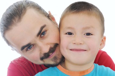 Baba ve çocuk birlikte portre, mutlu bir aile beyaz izole