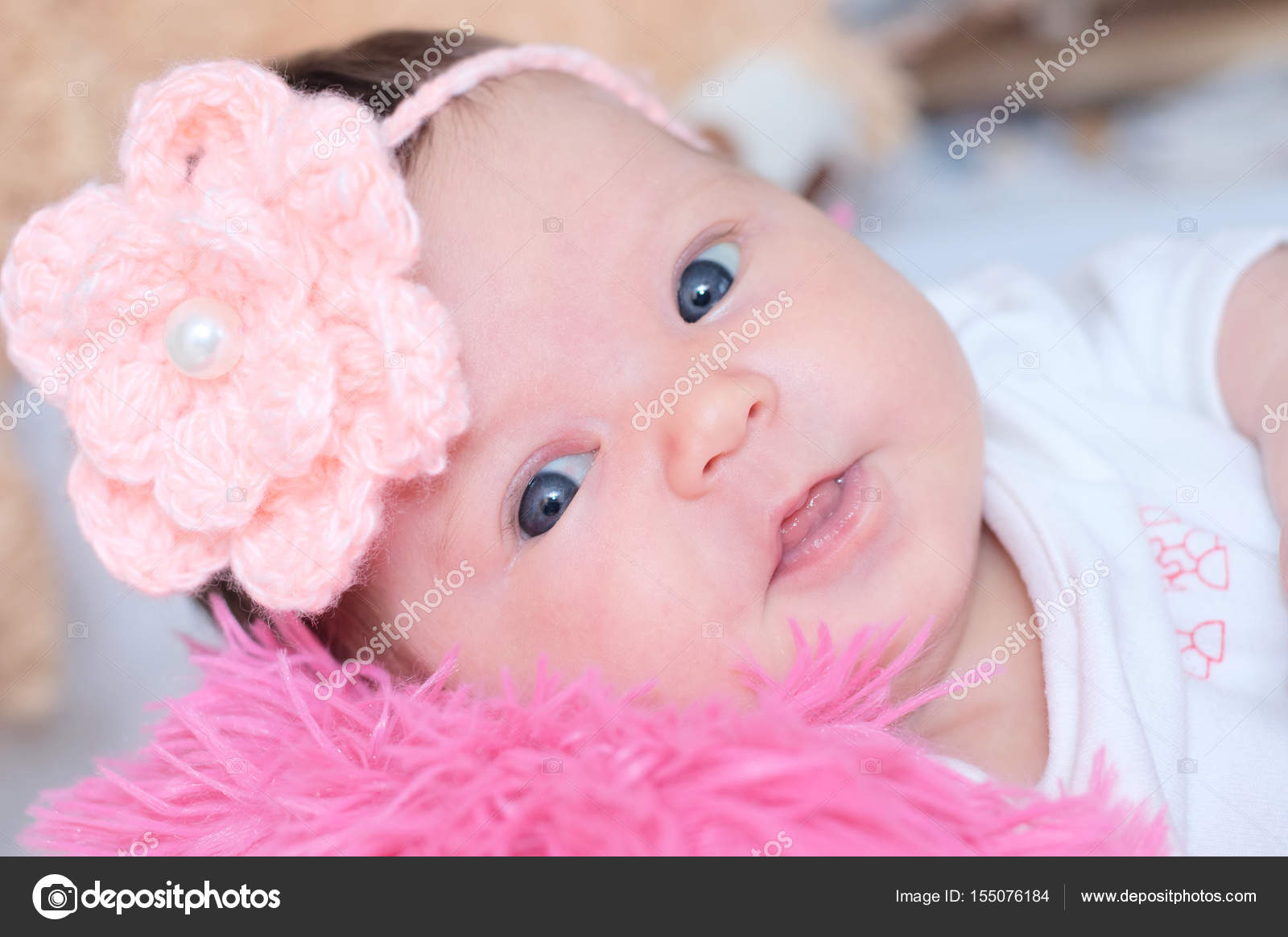 Nouveau Ne Bebe Fille Portrait Couche Dans La Couverture Rose Mignon Visage D Enfant Image Libre De Droit Par Aynur Sib C Nouveau Ne Bebe Fille Portrait Couche Dans La Couverture Rose Mignon Visage D Enfant Image Libre De Droit Par Aynur Sib C
