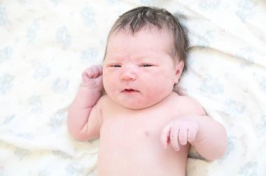 Hayatının ilk günü sadece yeni doğmuş bebek bebek portre