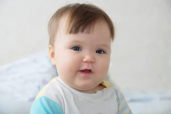 Sorrindo Bonito Retrato Bebê Bebê Feliz Nove Mobth Cara Criança — Fotografia de Stock