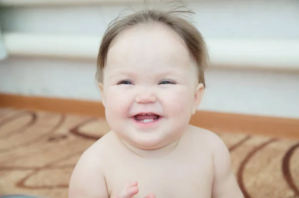 Noworodek Portret Szczęśliwy Ładny Uśmiech Bardzo Szczęśliwym Dzieckiem — Zdjęcie stockowe