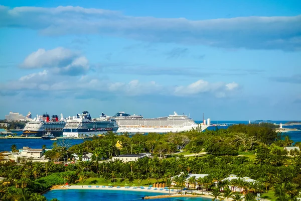 HDR Cruise ships in Nassau — Stock Photo, Image