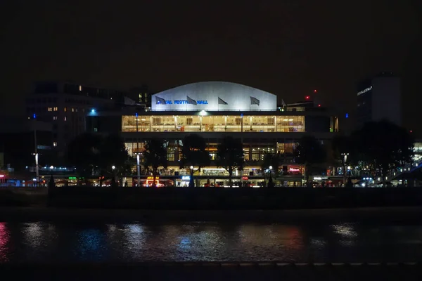 Royal Festival Hall v Londýně v Londýně — Stock fotografie