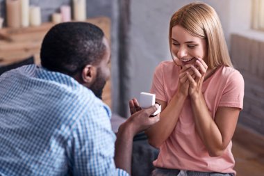 delikanlı kız evlilik teklif