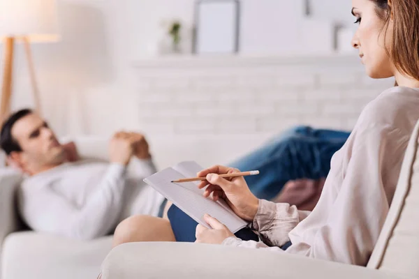 Psychologinnen bei der Arbeit — Stockfoto