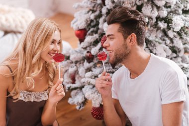 Pozitif çift lolipop yemek