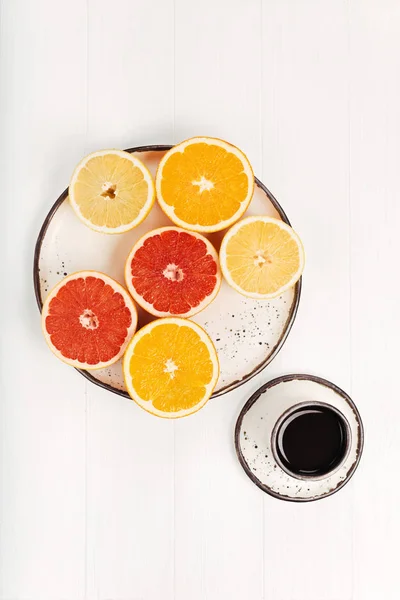 Wiele owoców cytrusowych, śniadanie — Zdjęcie stockowe