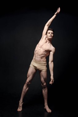 Yetenekli dansçı germe 