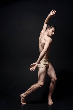 Genç adam dans ilham 