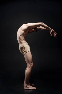 Yaratıcı asıl dansçı gerçekleştirme