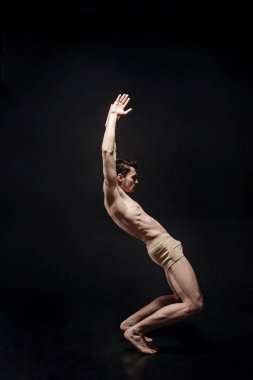 Esnek genç asıl dansçı hareket