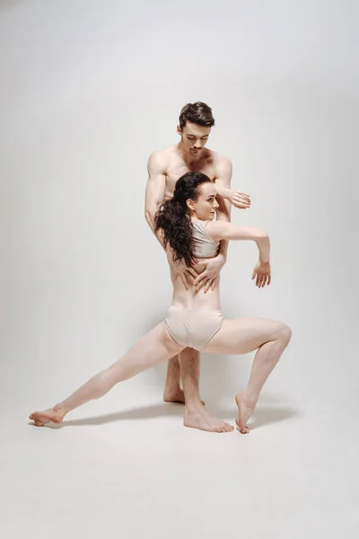 Inventive young couple dancing — Stock Photo, Image