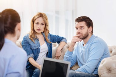 Psikiyatriste dinleme iyi düşünceli Çift