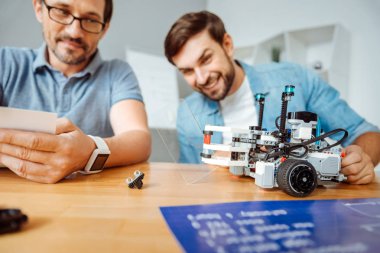 Robot test pozitif mühendisleri