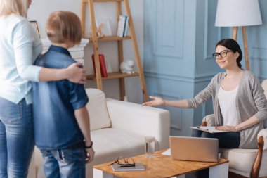 Dost psikolog müşterilerini ağırlıyor