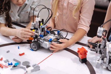 elektronik cihazların test okul 