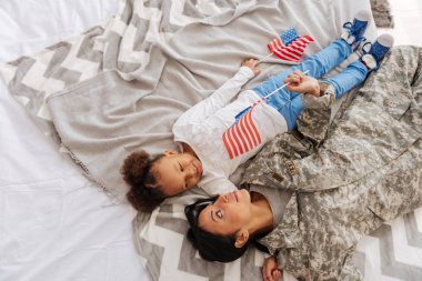 Bayanlar yatakta hayal sevimli şirin