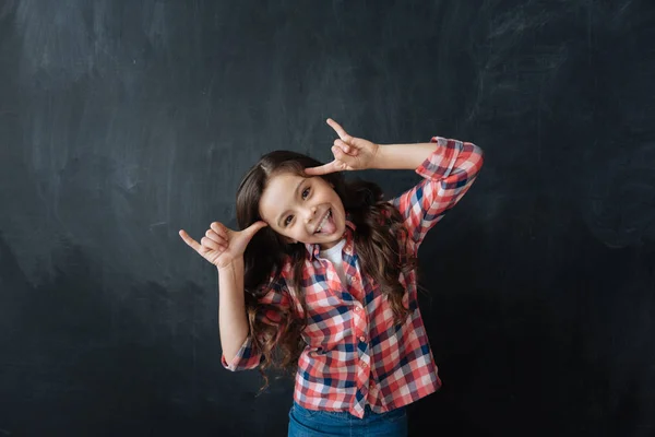 Juguetón niño divirtiéndose —  Fotos de Stock