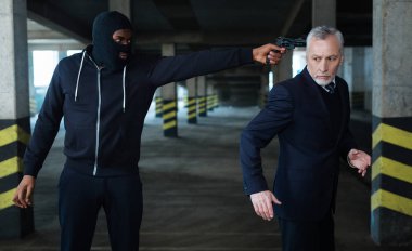Endişeli mutsuz işadamı kaçıyorsun
