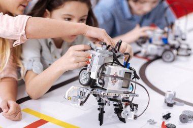 Elektronik robot ayakta Laboratuvarı