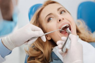 Bazı işlemler yapmaya yetkili usta diş hekimi