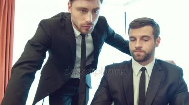 çözüm için aramaya arkadaşları