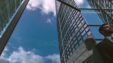 İş Merkezi ile iş adamı 