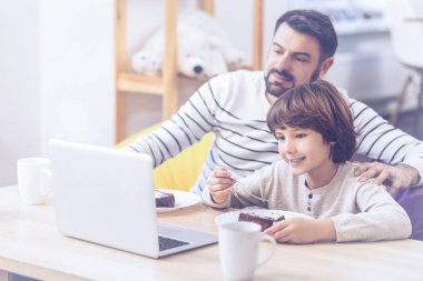 oğul ve baba aile zaman harcama