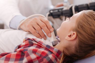 Yararlı hekim ultrason doğrusal sonda kullanarak