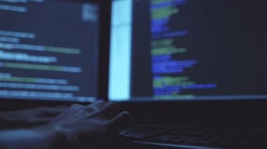 Profesyonel hacker iş sunucusunun bozulmadan