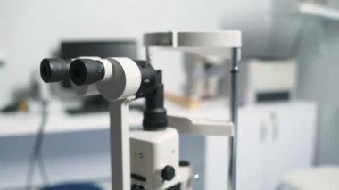 Slit lamba göz doktoruna Office görünümü kapatın