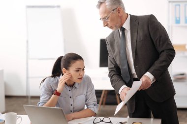 Özenli esmer yeni belgeler arıyor