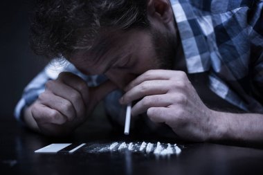 Yetenekli junky koklama eroin satırları 