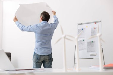 Profesyonel mühendis holding blueprint