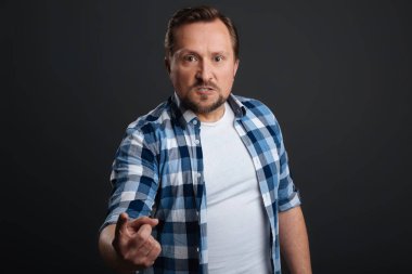 Ciddi ifade man agresif arıyorum