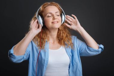 Yeni şarkı sevgi dolu güzel bir canlı Bayan