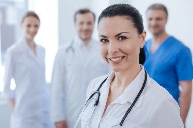 Nitelikli doktor güven iş arkadaşları ile ifade
