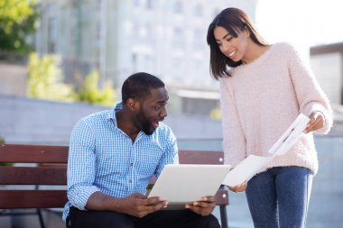 İyi haber paylaşımı adanmış enerjik yatıyordu