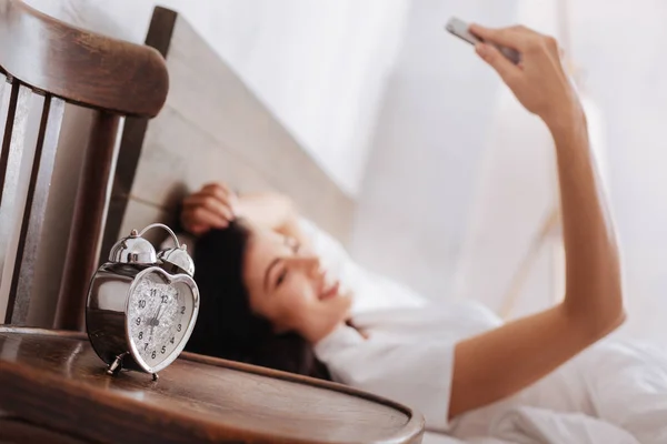 Woman taking selfie — Stock Photo, Image