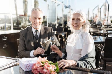 Randevu olması mutluluk olgun çift