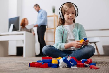 geliştirme Oyunlar oynayan kız