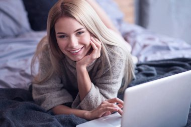 kadının evde serbest çalışma