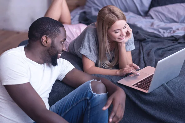 Couple enjoying modern technologies — Stock Photo, Image