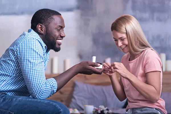 Couple getting engaged at home — Stock Photo, Image