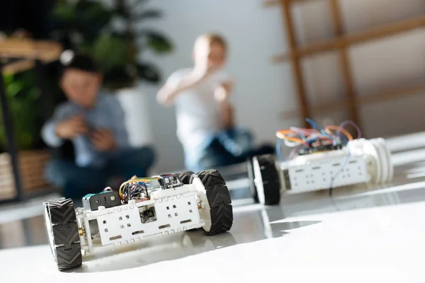 Véhicules robotiques participant à la course automobile — Photo