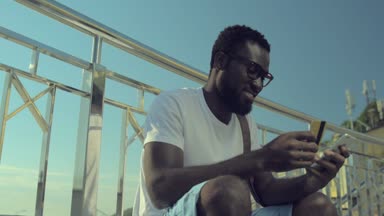 adam smartphone ile online alışveriş