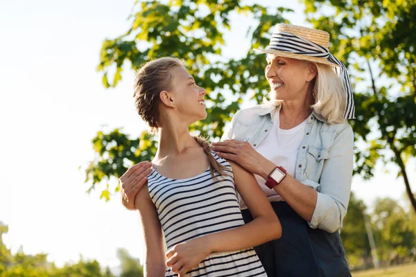 Woman enjoying time with  granddaughter — Stock Photo, Image