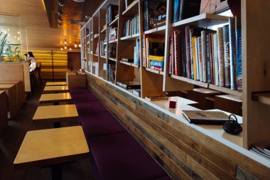 İlginç kitap rafa Konu Gönderen: düzenlenmiş